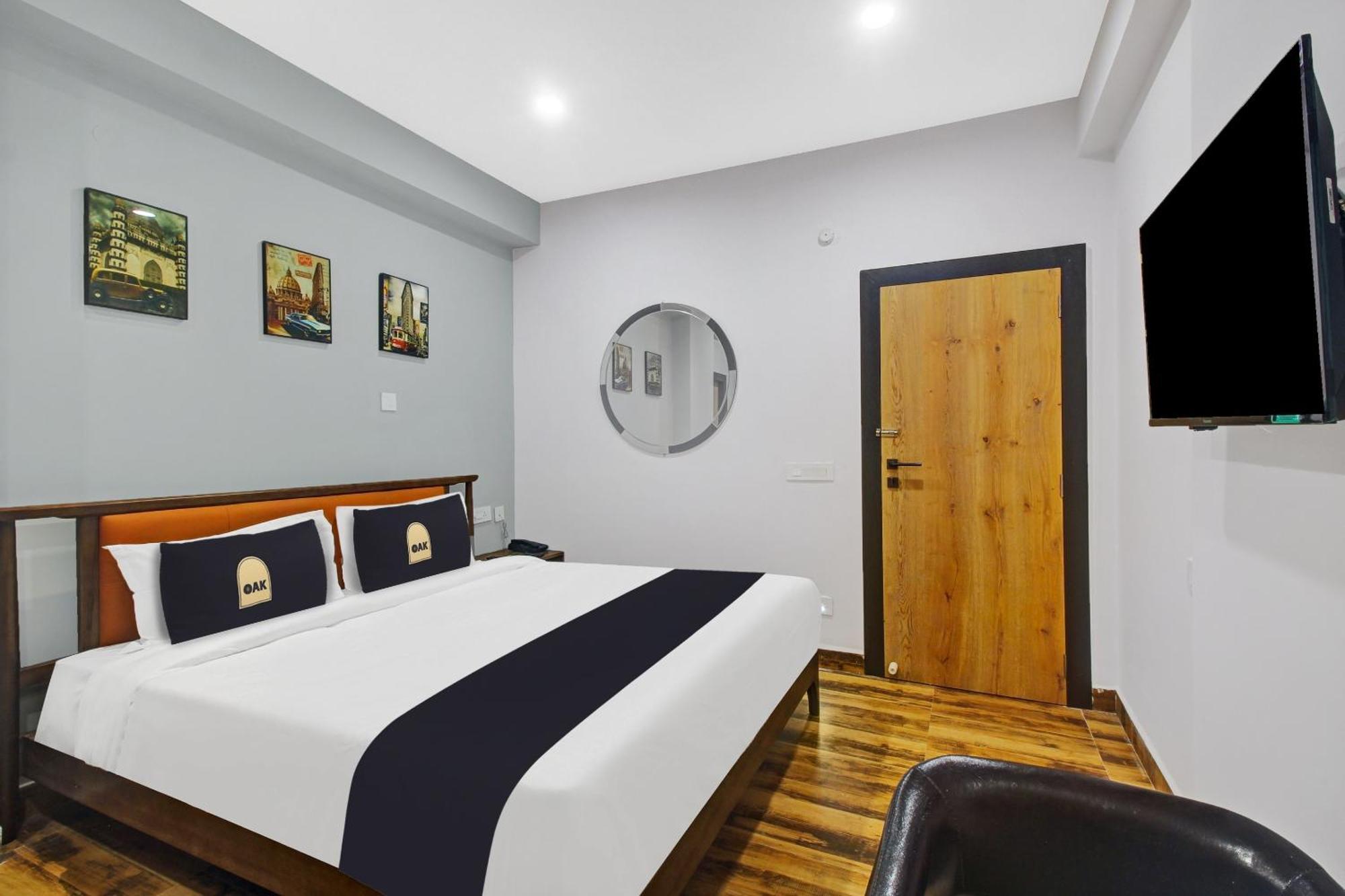 Super Townhouse Oak Hitec City Near Image Hospital ハイデラバード エクステリア 写真